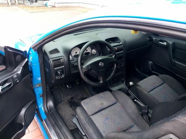 Синий Опель Астра, объемом двигателя 1.8 л и пробегом 280 тыс. км за 4300 $, фото 9 на Automoto.ua