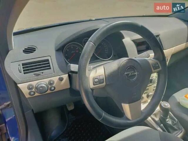 Синий Опель Астра, объемом двигателя 1.9 л и пробегом 248 тыс. км за 6200 $, фото 9 на Automoto.ua
