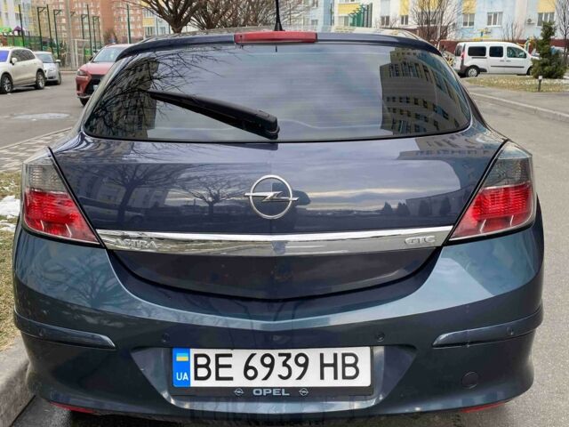 Синий Опель Астра, объемом двигателя 1.7 л и пробегом 350 тыс. км за 4600 $, фото 1 на Automoto.ua