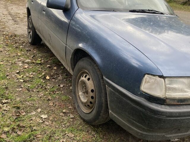 Синий Опель Астра, объемом двигателя 1.6 л и пробегом 283 тыс. км за 800 $, фото 4 на Automoto.ua