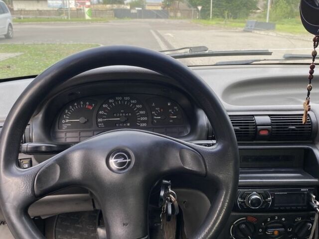 Синий Опель Астра, объемом двигателя 1.4 л и пробегом 250 тыс. км за 1300 $, фото 7 на Automoto.ua