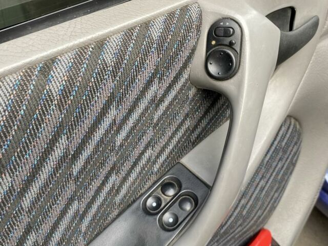 Синий Опель Астра, объемом двигателя 1.4 л и пробегом 250 тыс. км за 1300 $, фото 6 на Automoto.ua