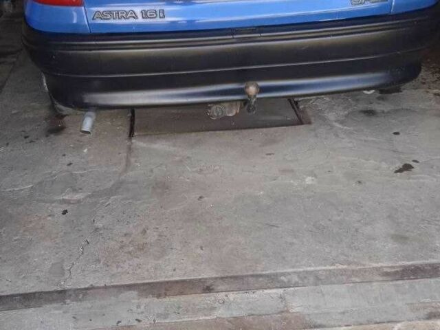 Синий Опель Астра, объемом двигателя 1.6 л и пробегом 1 тыс. км за 1400 $, фото 1 на Automoto.ua