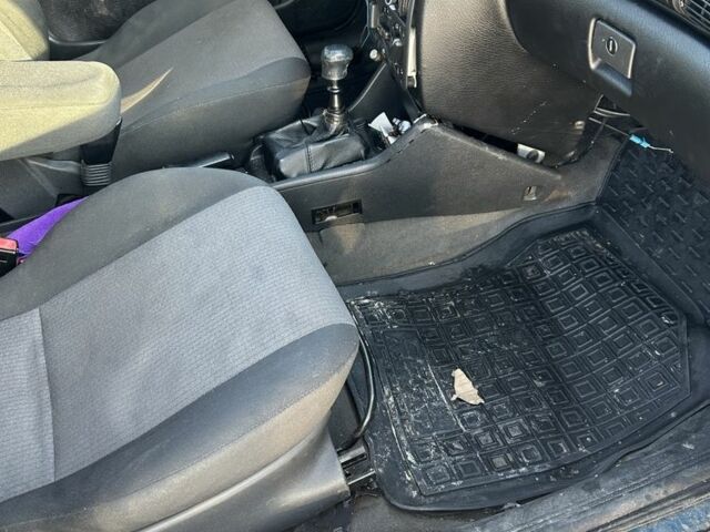 Синій Опель Астра, об'ємом двигуна 1.8 л та пробігом 315 тис. км за 800 $, фото 6 на Automoto.ua