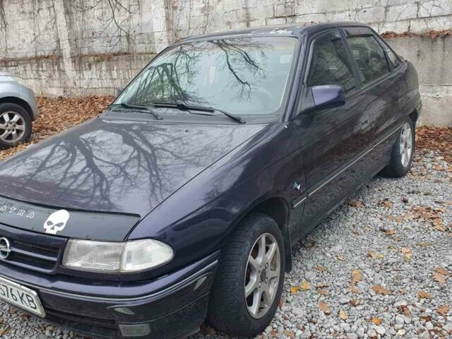 Синий Опель Астра, объемом двигателя 1.6 л и пробегом 324 тыс. км за 1800 $, фото 1 на Automoto.ua