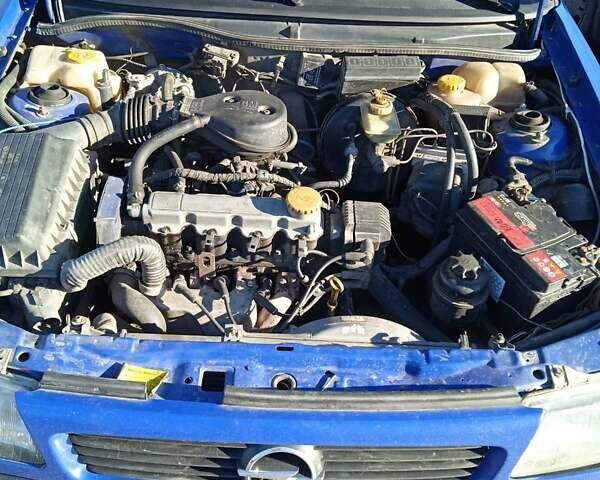 Синий Опель Астра, объемом двигателя 1.6 л и пробегом 350 тыс. км за 2300 $, фото 9 на Automoto.ua