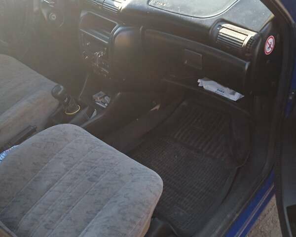 Синий Опель Астра, объемом двигателя 1.6 л и пробегом 350 тыс. км за 2300 $, фото 8 на Automoto.ua