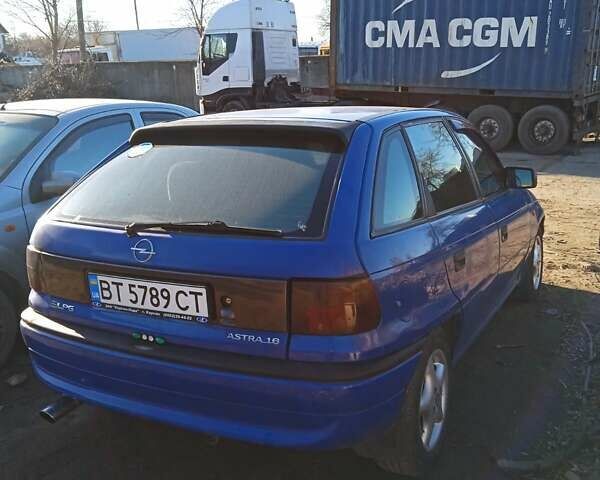 Синий Опель Астра, объемом двигателя 1.6 л и пробегом 350 тыс. км за 2300 $, фото 2 на Automoto.ua