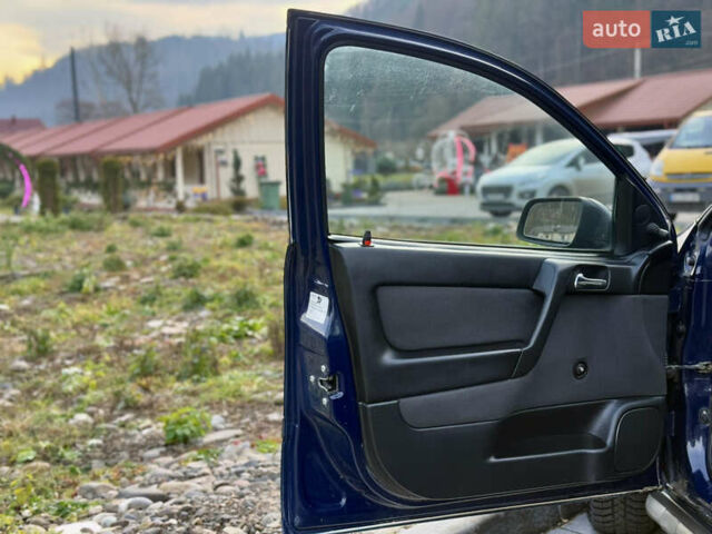 Синий Опель Астра, объемом двигателя 1.4 л и пробегом 170 тыс. км за 3650 $, фото 40 на Automoto.ua