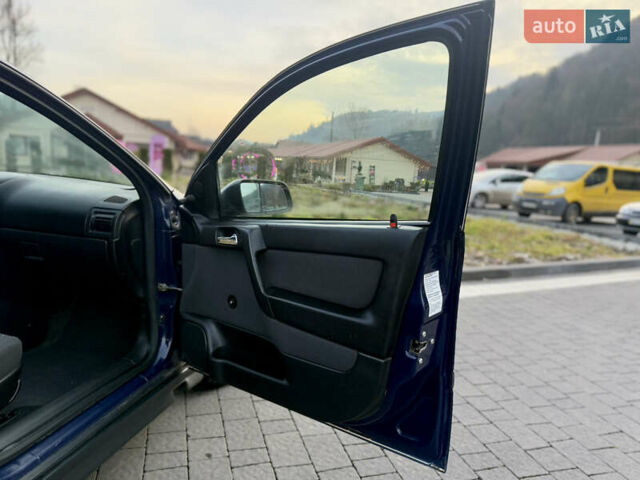 Синий Опель Астра, объемом двигателя 1.4 л и пробегом 170 тыс. км за 3650 $, фото 53 на Automoto.ua