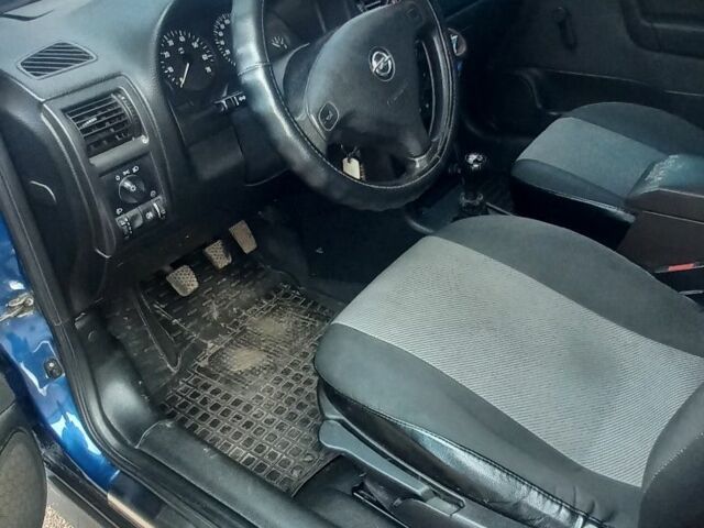 Синій Опель Астра, об'ємом двигуна 1.6 л та пробігом 200 тис. км за 4600 $, фото 4 на Automoto.ua