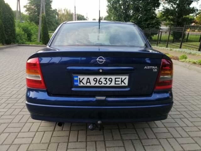 Синий Опель Астра, объемом двигателя 1.6 л и пробегом 337 тыс. км за 3100 $, фото 4 на Automoto.ua