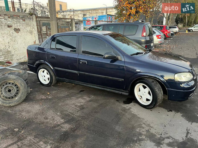 Синий Опель Астра, объемом двигателя 1.36 л и пробегом 250 тыс. км за 2700 $, фото 2 на Automoto.ua