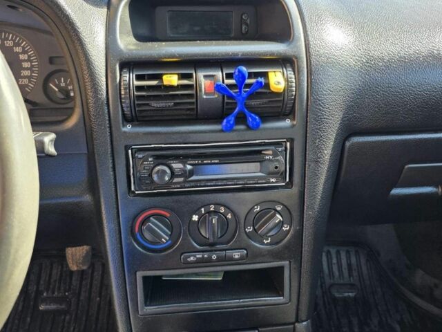 Синий Опель Астра, объемом двигателя 1.4 л и пробегом 227 тыс. км за 2650 $, фото 13 на Automoto.ua