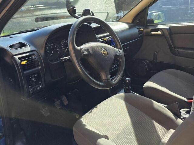 Синий Опель Астра, объемом двигателя 1.4 л и пробегом 227 тыс. км за 2650 $, фото 5 на Automoto.ua