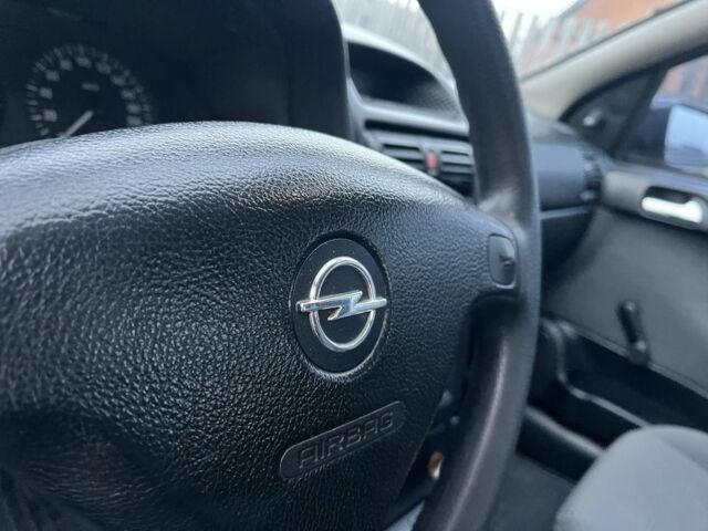 Синій Опель Астра, об'ємом двигуна 1.4 л та пробігом 250 тис. км за 2476 $, фото 7 на Automoto.ua