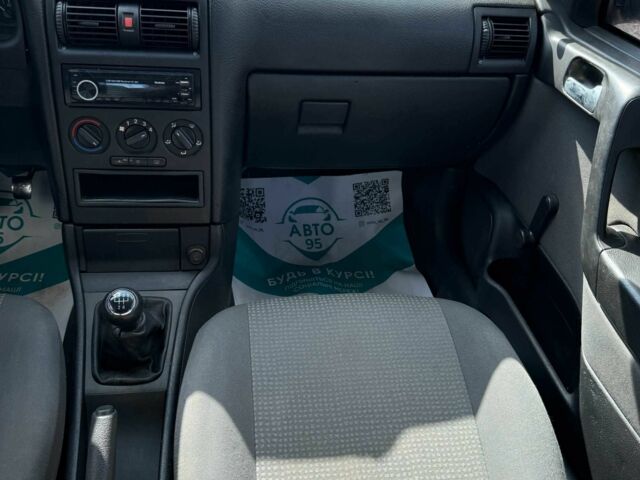 Синий Опель Астра, объемом двигателя 1.4 л и пробегом 284 тыс. км за 2550 $, фото 6 на Automoto.ua