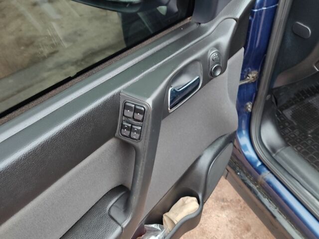 Синий Опель Астра, объемом двигателя 1.4 л и пробегом 280 тыс. км за 3450 $, фото 12 на Automoto.ua