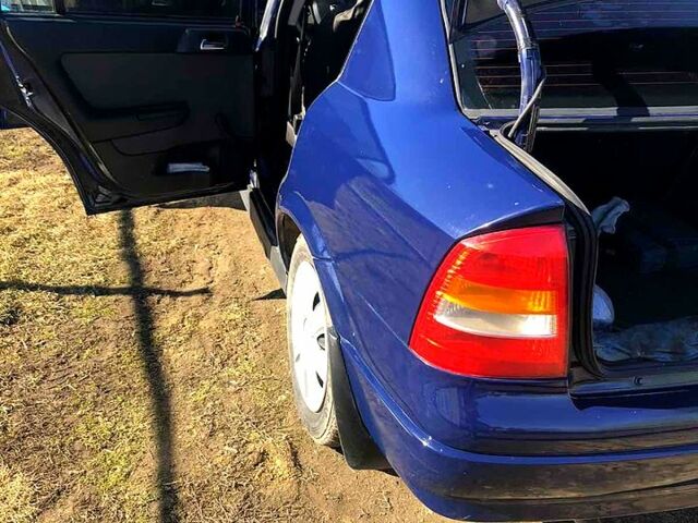 Синий Опель Астра, объемом двигателя 1.6 л и пробегом 180 тыс. км за 3000 $, фото 2 на Automoto.ua