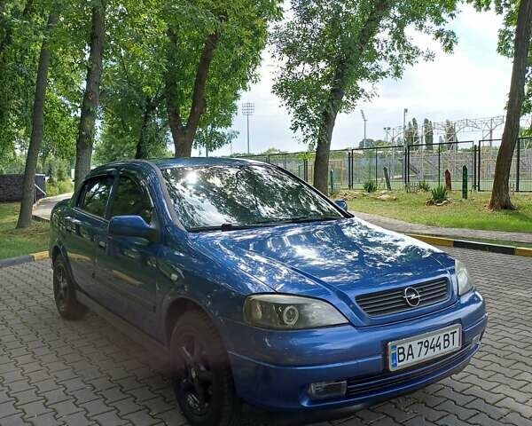 Синий Опель Астра, объемом двигателя 1.4 л и пробегом 216 тыс. км за 4599 $, фото 4 на Automoto.ua