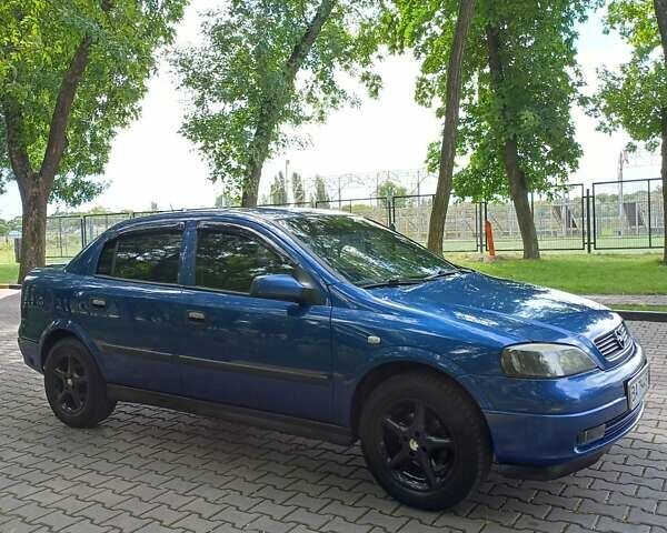 Синий Опель Астра, объемом двигателя 1.4 л и пробегом 216 тыс. км за 4599 $, фото 2 на Automoto.ua