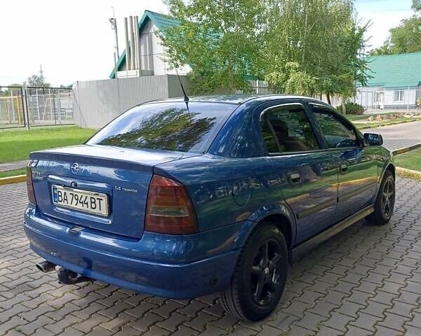 Синий Опель Астра, объемом двигателя 1.4 л и пробегом 216 тыс. км за 4599 $, фото 1 на Automoto.ua