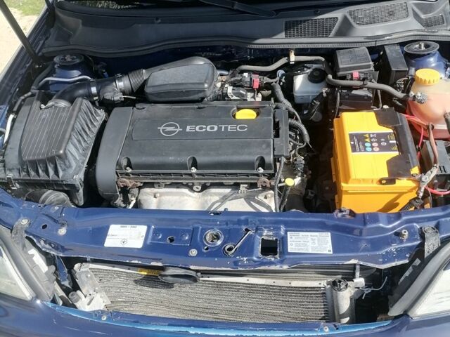 Синий Опель Астра, объемом двигателя 1.6 л и пробегом 215 тыс. км за 3000 $, фото 1 на Automoto.ua