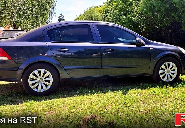 Синий Опель Астра, объемом двигателя 1.6 л и пробегом 200 тыс. км за 4450 $, фото 5 на Automoto.ua