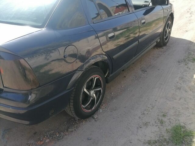 Синий Опель Астра, объемом двигателя 1.6 л и пробегом 215 тыс. км за 3000 $, фото 2 на Automoto.ua