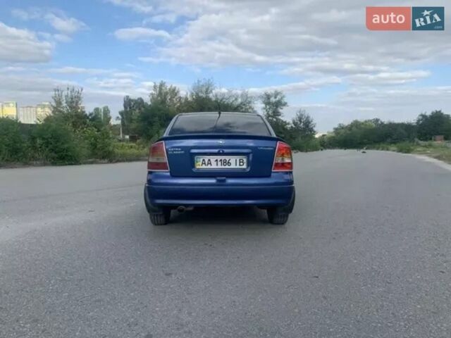 Синий Опель Астра, объемом двигателя 1.39 л и пробегом 320 тыс. км за 3500 $, фото 5 на Automoto.ua