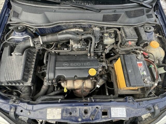 Синий Опель Астра, объемом двигателя 1.4 л и пробегом 320 тыс. км за 3900 $, фото 2 на Automoto.ua