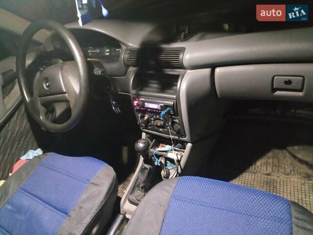 Синій Опель Астра, об'ємом двигуна 1.8 л та пробігом 493 тис. км за 1800 $, фото 4 на Automoto.ua