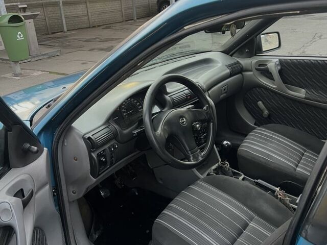 Синій Опель Астра, об'ємом двигуна 2 л та пробігом 250 тис. км за 597 $, фото 5 на Automoto.ua