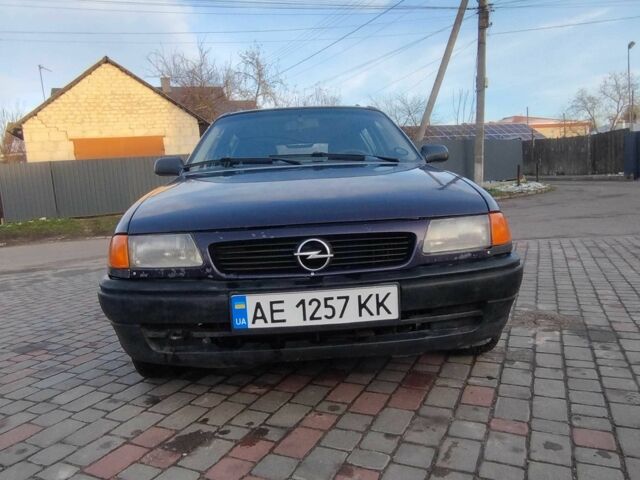 Синий Опель Астра, объемом двигателя 1.7 л и пробегом 308 тыс. км за 2150 $, фото 17 на Automoto.ua