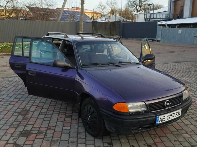 Синий Опель Астра, объемом двигателя 1.7 л и пробегом 308 тыс. км за 2150 $, фото 4 на Automoto.ua