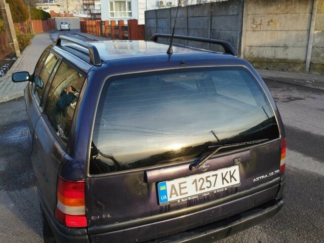 Синий Опель Астра, объемом двигателя 1.7 л и пробегом 308 тыс. км за 2150 $, фото 2 на Automoto.ua