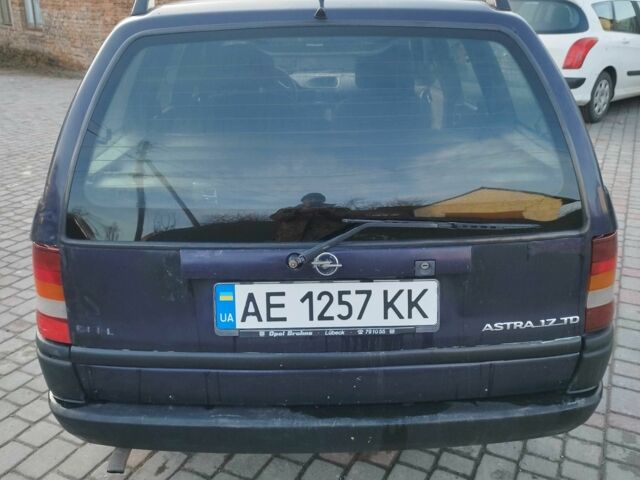 Синий Опель Астра, объемом двигателя 1.7 л и пробегом 308 тыс. км за 2150 $, фото 13 на Automoto.ua