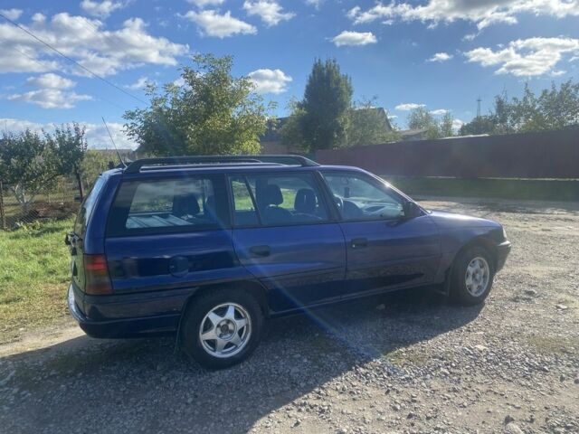 Опель Астра 1996 в Липовце на Automoto.ua Синий Опель Астра, объемом двигателя 1.8 л и пробегом 385 тыс. км за 2350 $, фото 1 на Automoto.ua