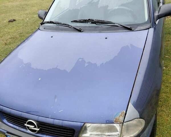 Синий Опель Астра, объемом двигателя 1.7 л и пробегом 377 тыс. км за 1350 $, фото 5 на Automoto.ua