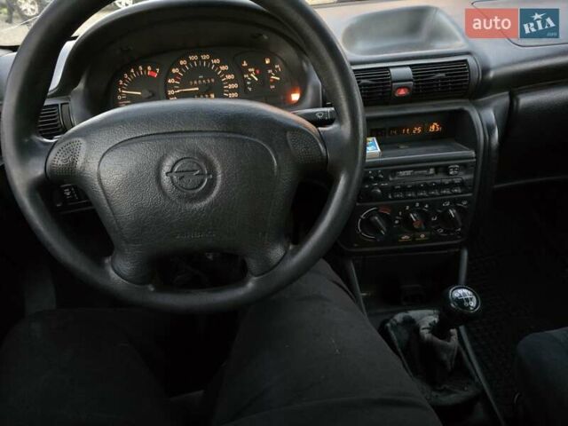 Синій Опель Астра, об'ємом двигуна 1.6 л та пробігом 200 тис. км за 1500 $, фото 11 на Automoto.ua