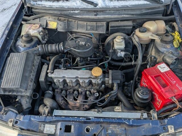 Синій Опель Астра, об'ємом двигуна 1.4 л та пробігом 300 тис. км за 1700 $, фото 9 на Automoto.ua