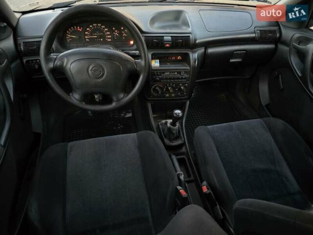 Синій Опель Астра, об'ємом двигуна 1.6 л та пробігом 200 тис. км за 1500 $, фото 10 на Automoto.ua