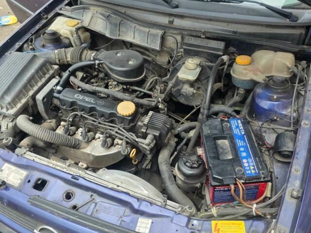 Синий Опель Астра, объемом двигателя 1.6 л и пробегом 370 тыс. км за 2191 $, фото 9 на Automoto.ua