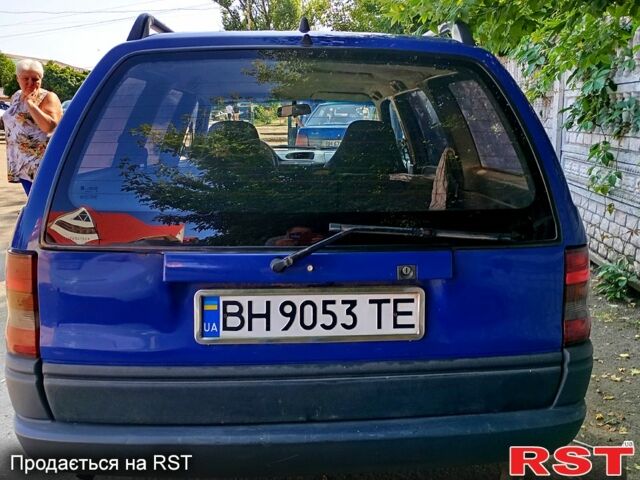 Синий Опель Астра, объемом двигателя 1.7 л и пробегом 300 тыс. км за 2200 $, фото 1 на Automoto.ua