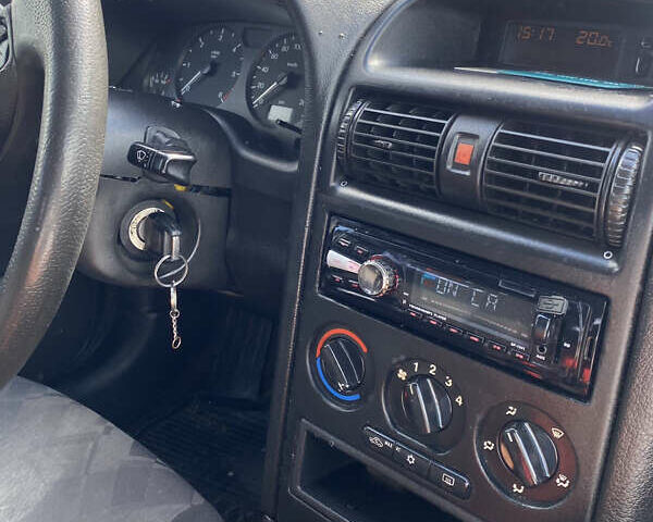 Синий Опель Астра, объемом двигателя 2 л и пробегом 334 тыс. км за 2200 $, фото 1 на Automoto.ua