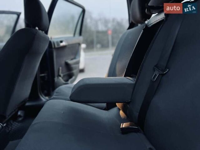 Синий Опель Астра, объемом двигателя 1.7 л и пробегом 270 тыс. км за 2799 $, фото 16 на Automoto.ua