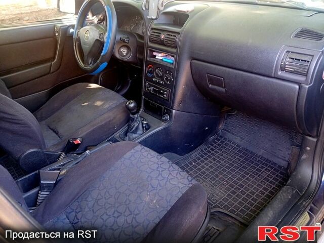 Синий Опель Астра, объемом двигателя 1.6 л и пробегом 280 тыс. км за 2800 $, фото 2 на Automoto.ua