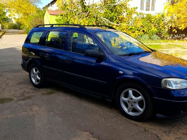 Синий Опель Астра, объемом двигателя 1.6 л и пробегом 300 тыс. км за 2800 $, фото 1 на Automoto.ua