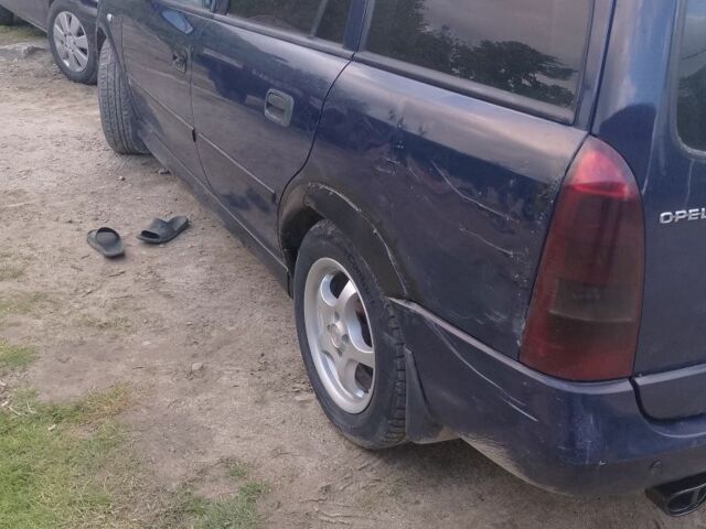 Синий Опель Астра, объемом двигателя 1.7 л и пробегом 447 тыс. км за 2300 $, фото 4 на Automoto.ua