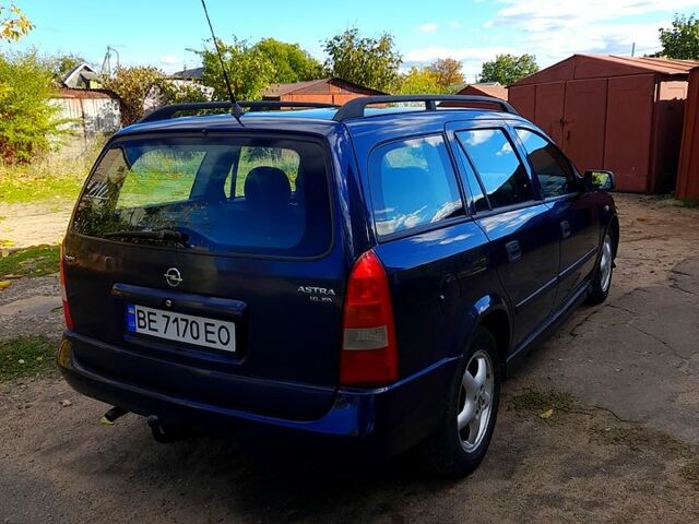 Синий Опель Астра, объемом двигателя 1.6 л и пробегом 300 тыс. км за 2800 $, фото 5 на Automoto.ua